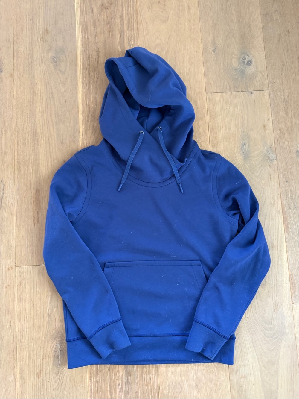 Lulu hoodie with a high neck and deep hood